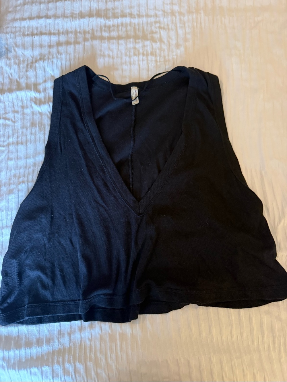 Sleeveless Black V-Neck Crop Tank Top